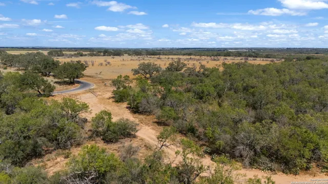 $3,500,000 | 0 Cr 765, Devine, TX 78016