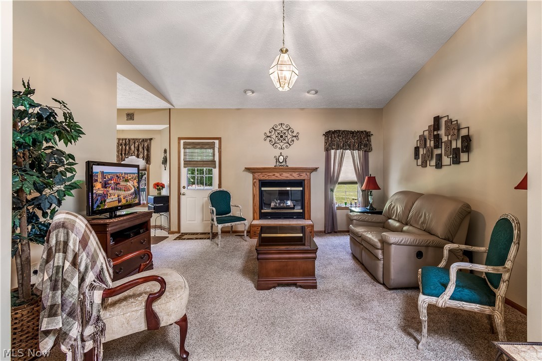 148 Taylor Road Barberton, OH 44203 - Photo 4 of 29 Gallery Image 4