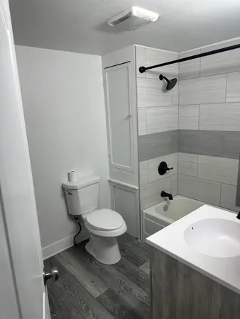 $1,500 | 2318 Washington Street, Unit 1, Waukegan, IL 60085