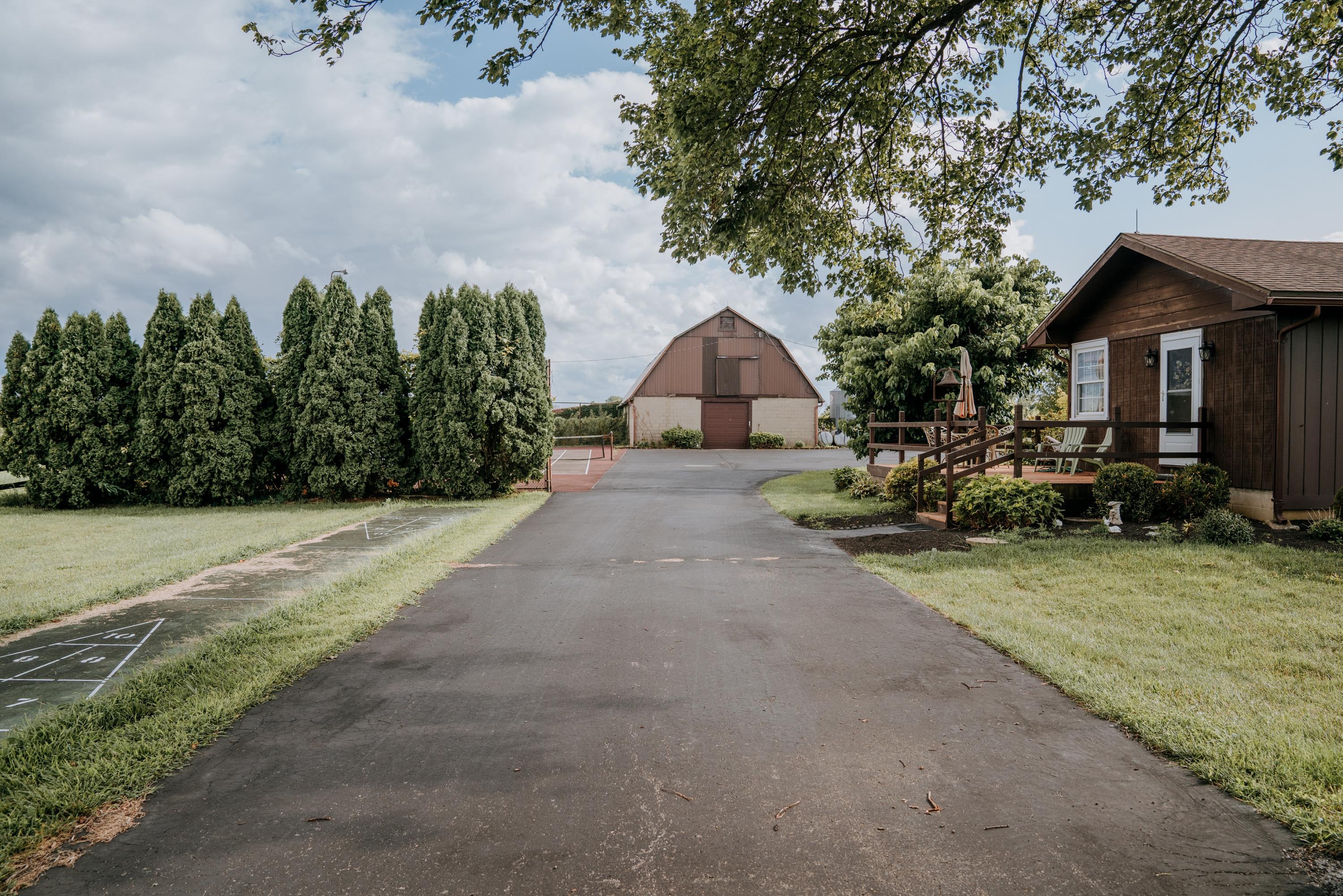 2037 West Blee Road Springfield, OH 45502 - Photo 9 of 46
