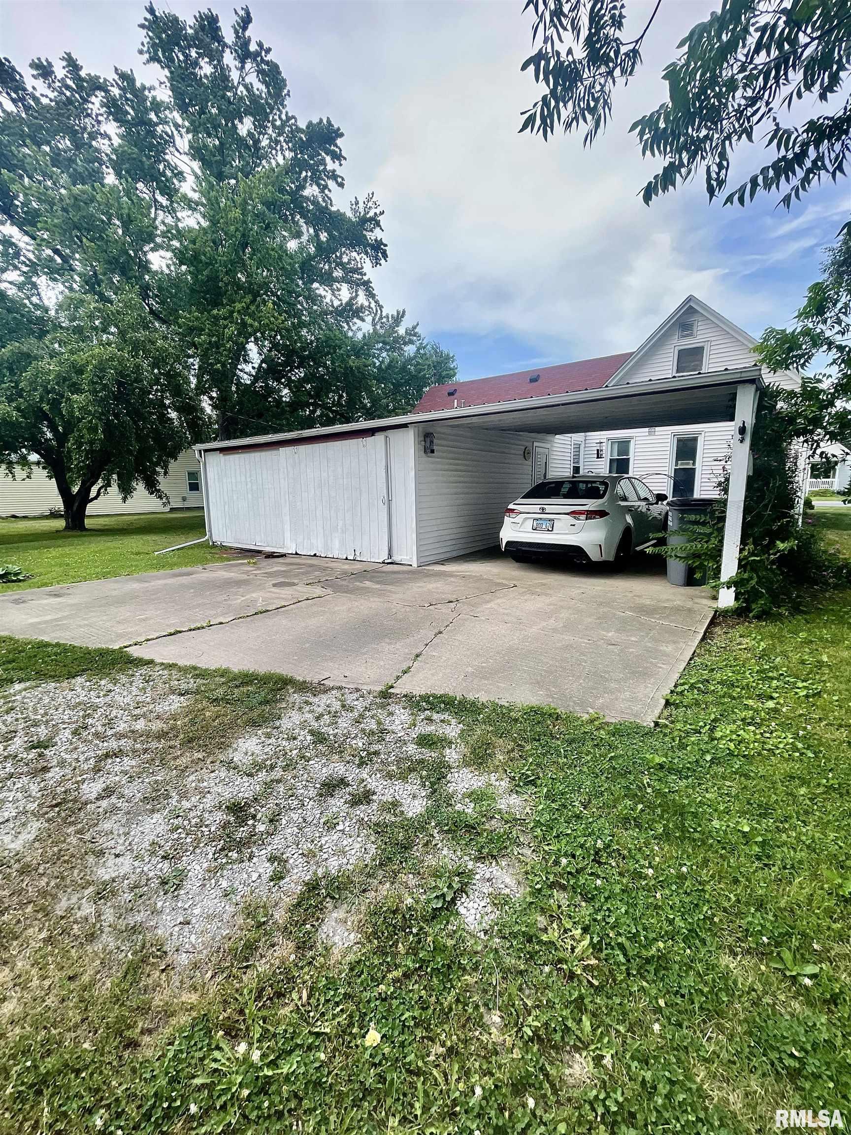 514 South Hun Street Colchester, IL 62326 - Photo 3 of 16 Gallery Image 3