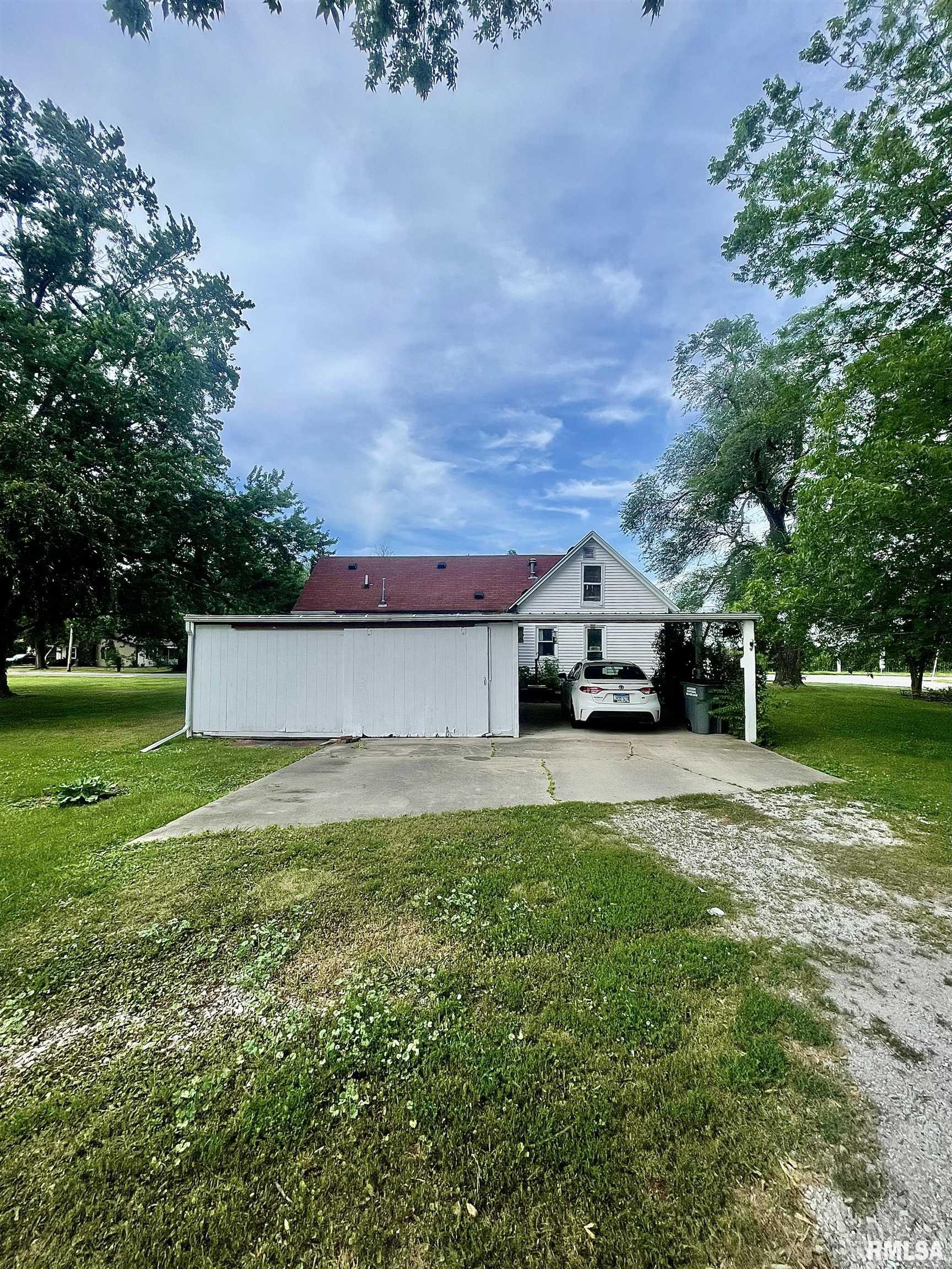 514 South Hun Street Colchester, IL 62326 - Photo 4 of 16 Gallery Image 4