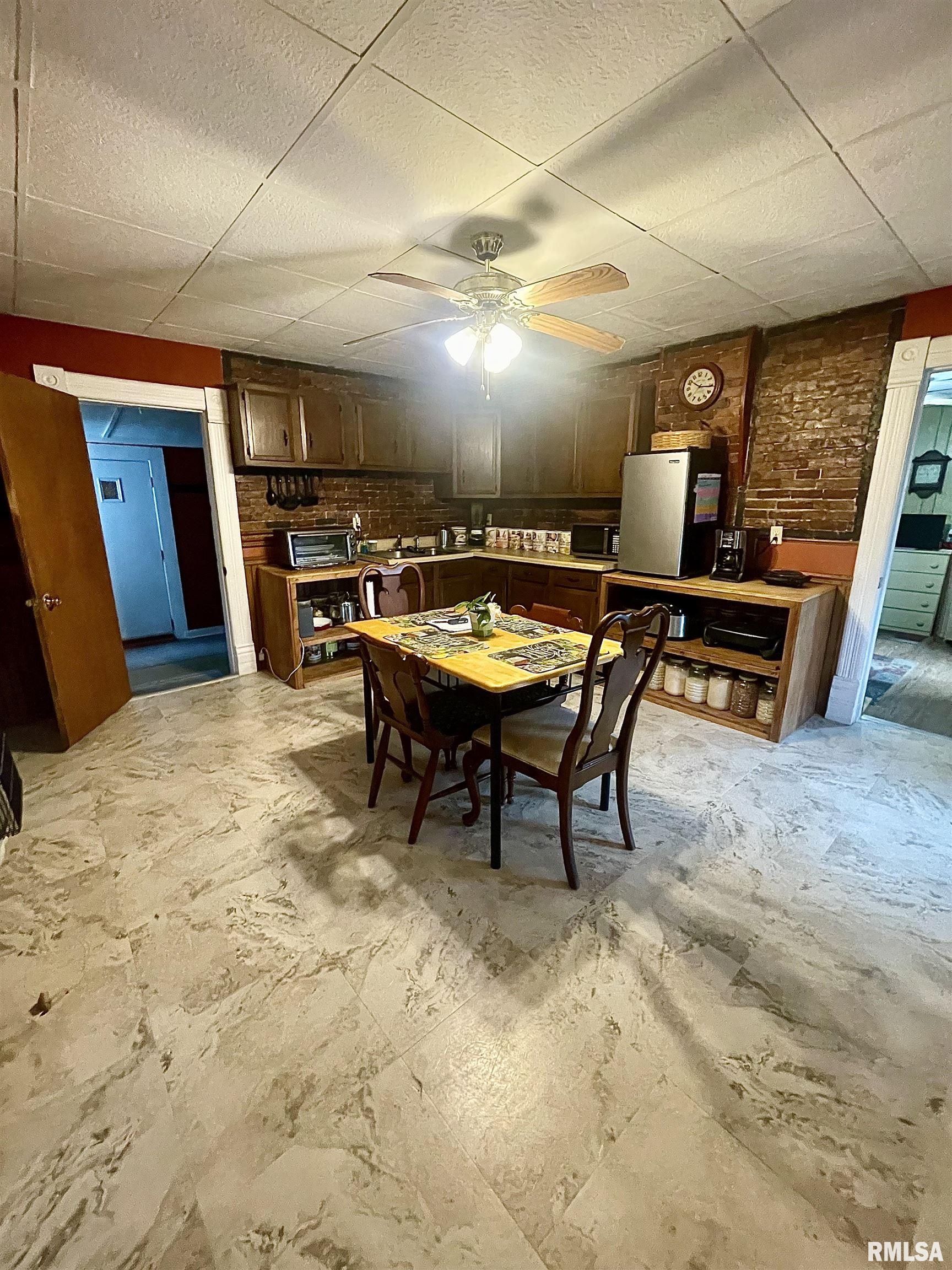 514 South Hun Street Colchester, IL 62326 - Photo 6 of 16 Gallery Image 6