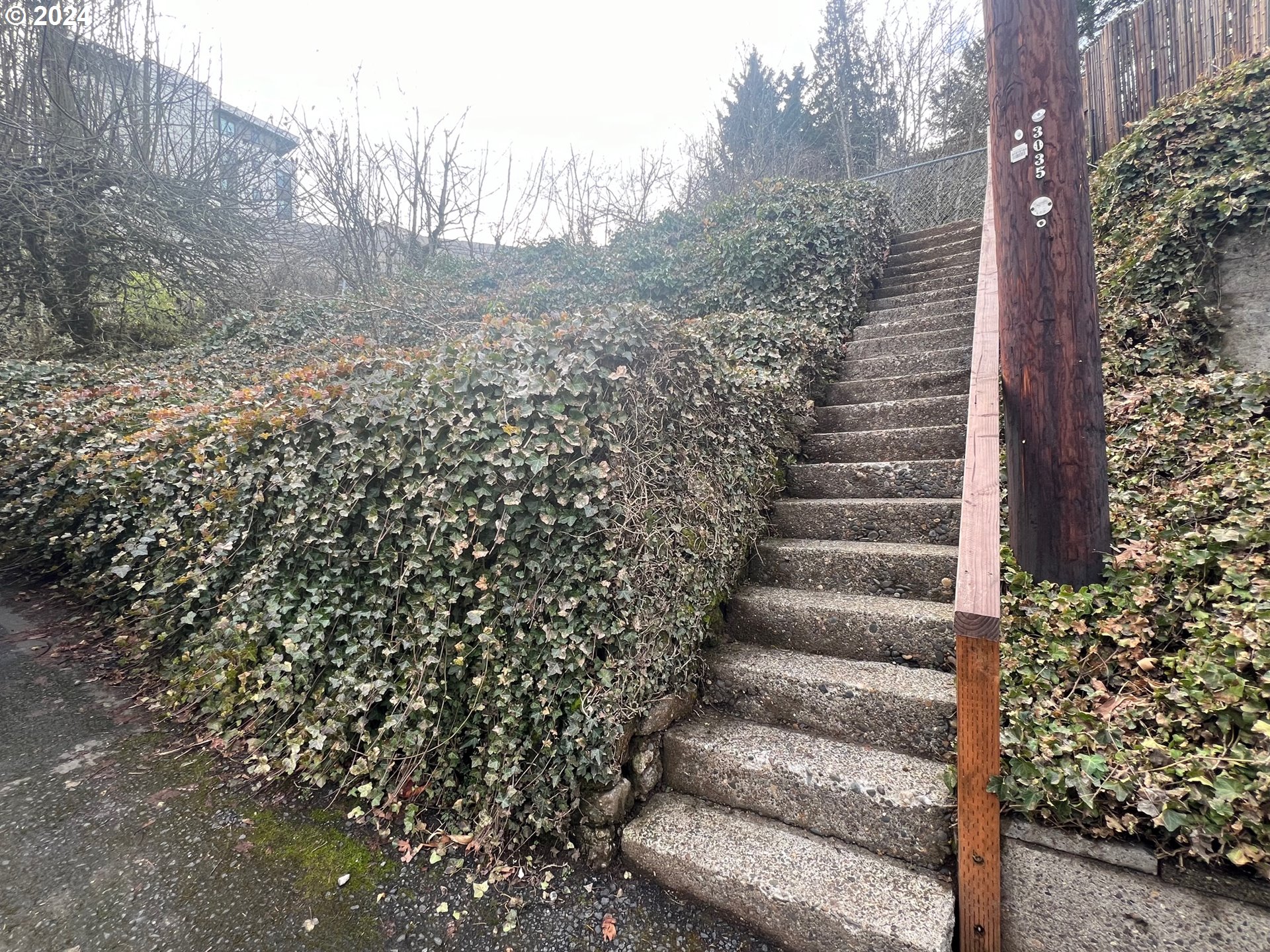 3035 Southwest 11th Avenue Portland, OR 97239 - Photo 5 of 9