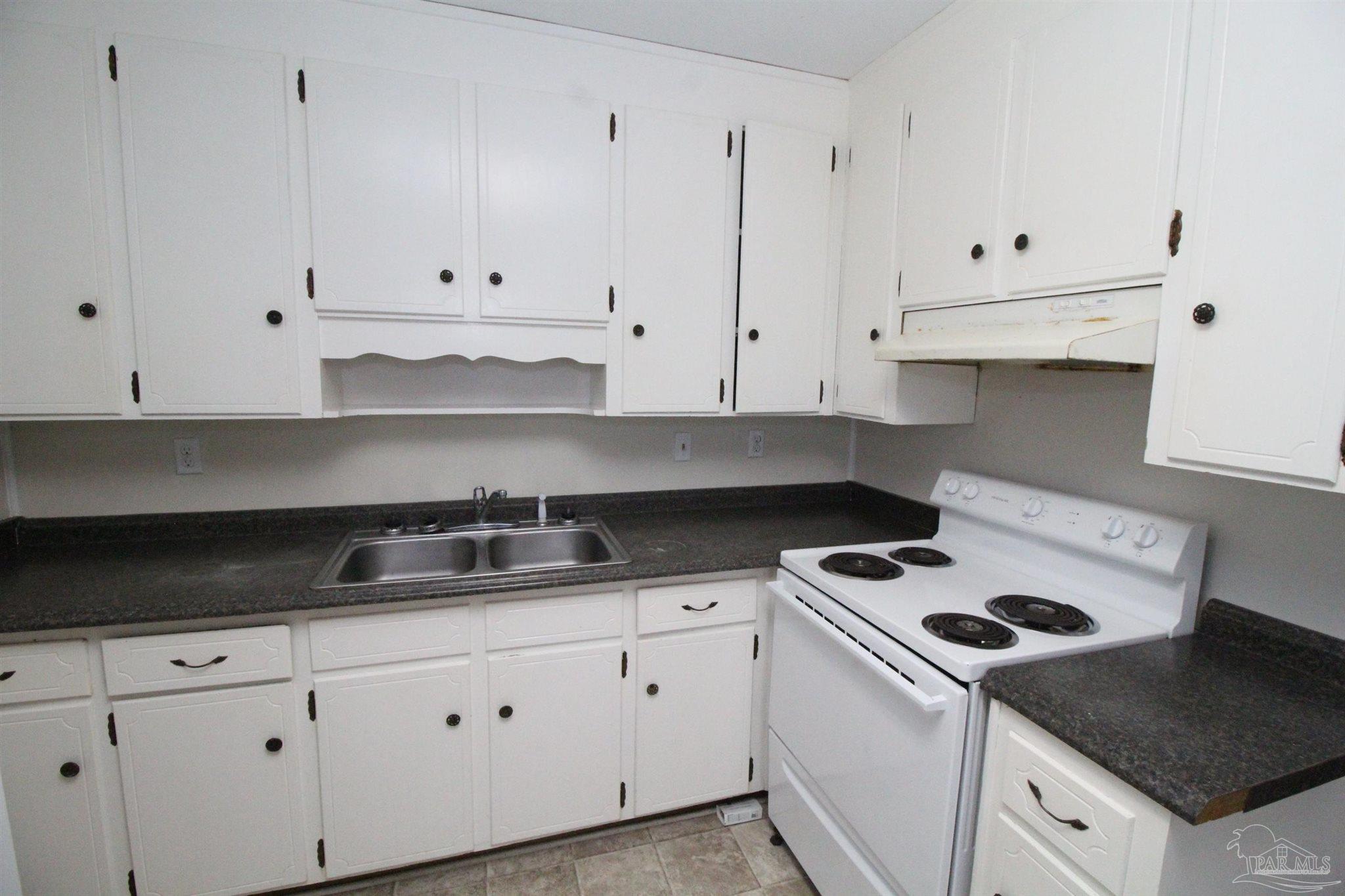 1447 East Burgess Road, Unit 14 Pensacola, FL 32504 - Photo 7 of 14