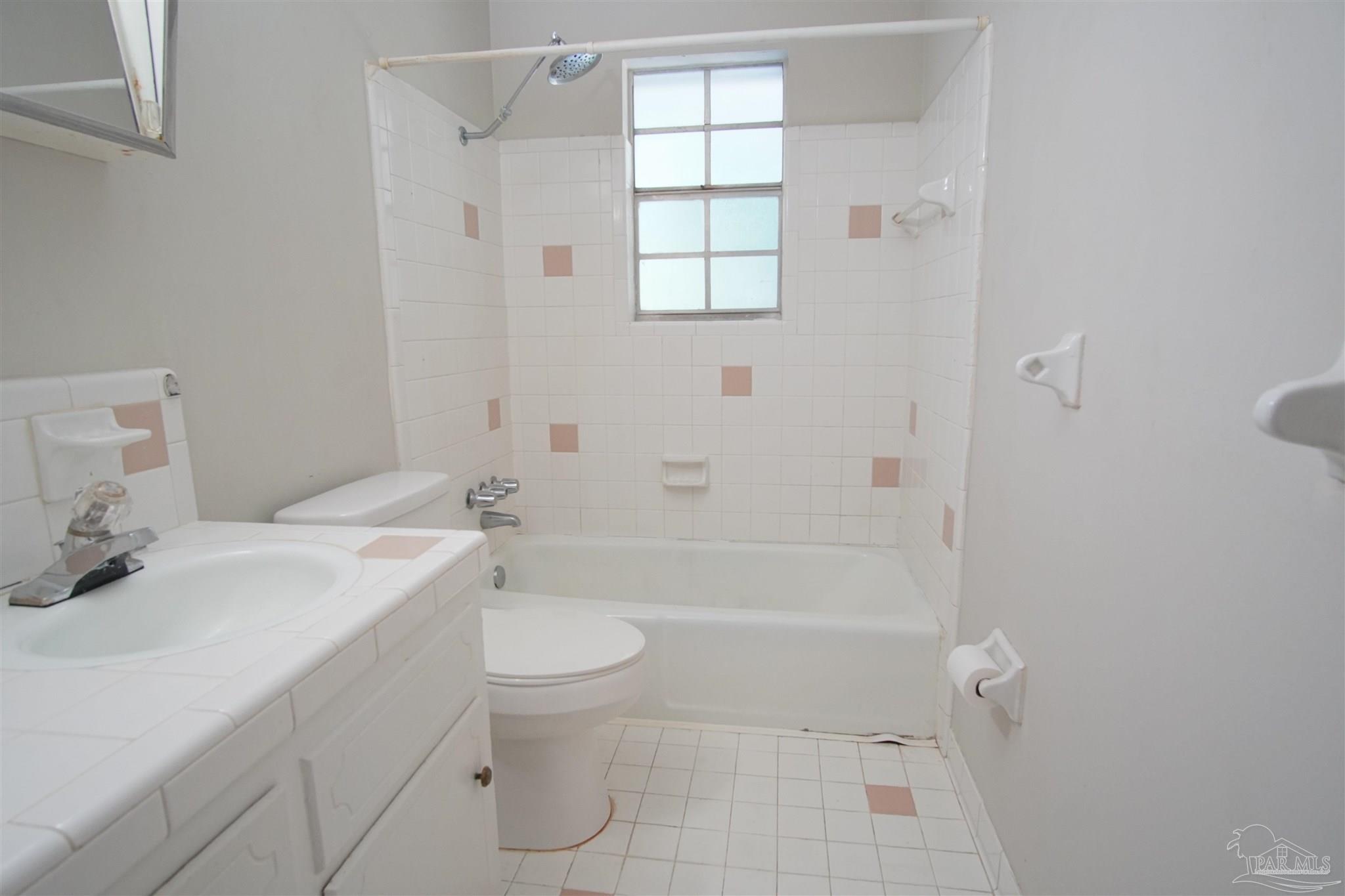 1447 East Burgess Road, Unit 14 Pensacola, FL 32504 - Photo 9 of 14