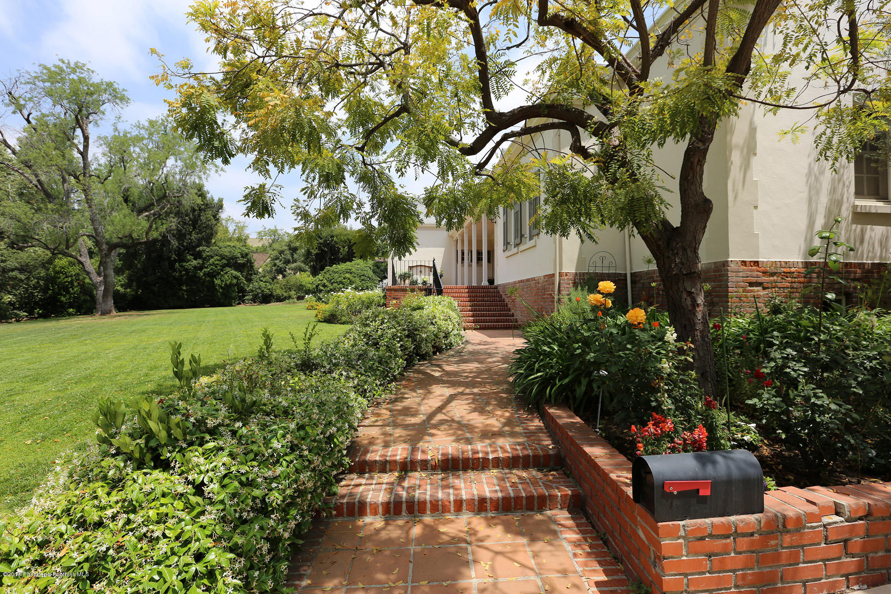 1224 Arden Road Pasadena, CA 91106 - Photo 5 of 64 4