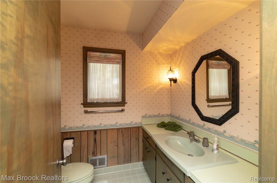 4033 Nearbrook Road Bloomfield Hills, MI 48302 - Photo 16 of 36 051DSC00188.jpg