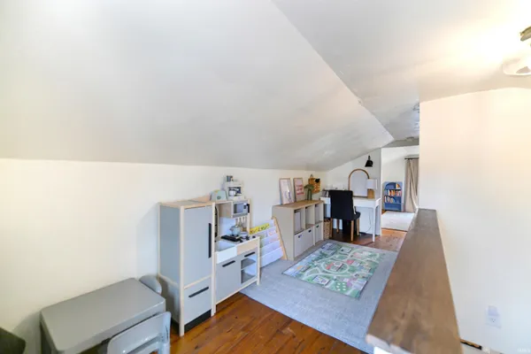 $232,900 | 211 West Boston Street, Syracuse, IN 46567