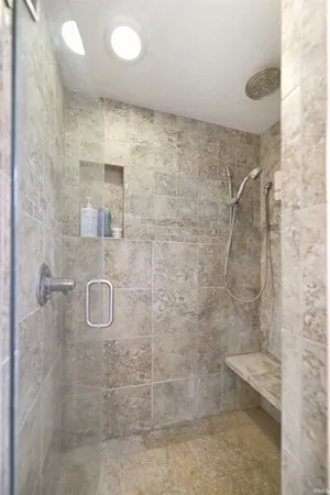 $232,900 | 211 West Boston Street, Syracuse, IN 46567