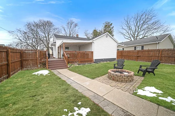 $232,900 | 211 West Boston Street, Syracuse, IN 46567
