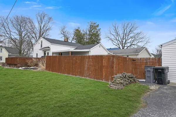 $232,900 | 211 West Boston Street, Syracuse, IN 46567