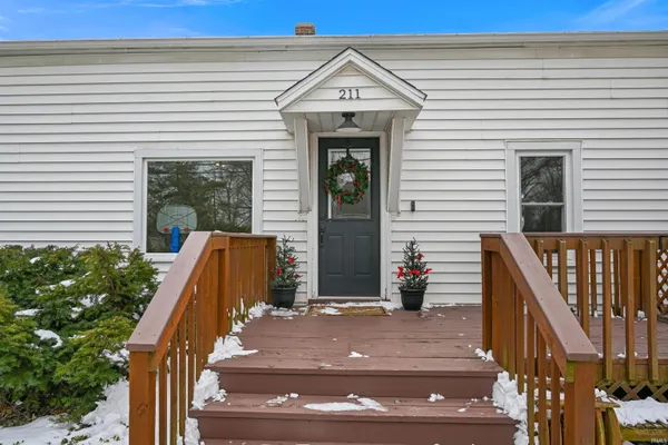 $232,900 | 211 West Boston Street, Syracuse, IN 46567