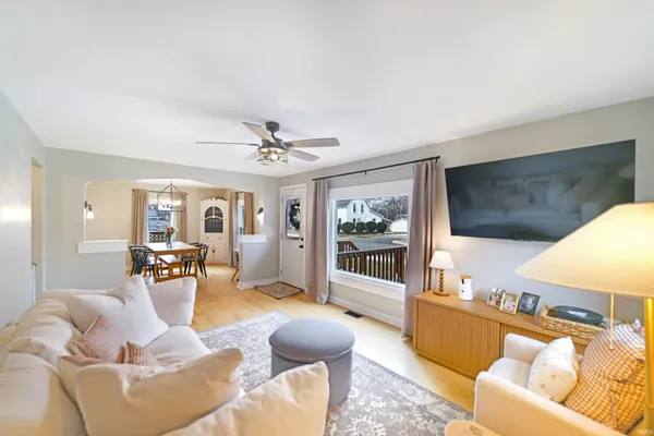 $232,900 | 211 West Boston Street, Syracuse, IN 46567