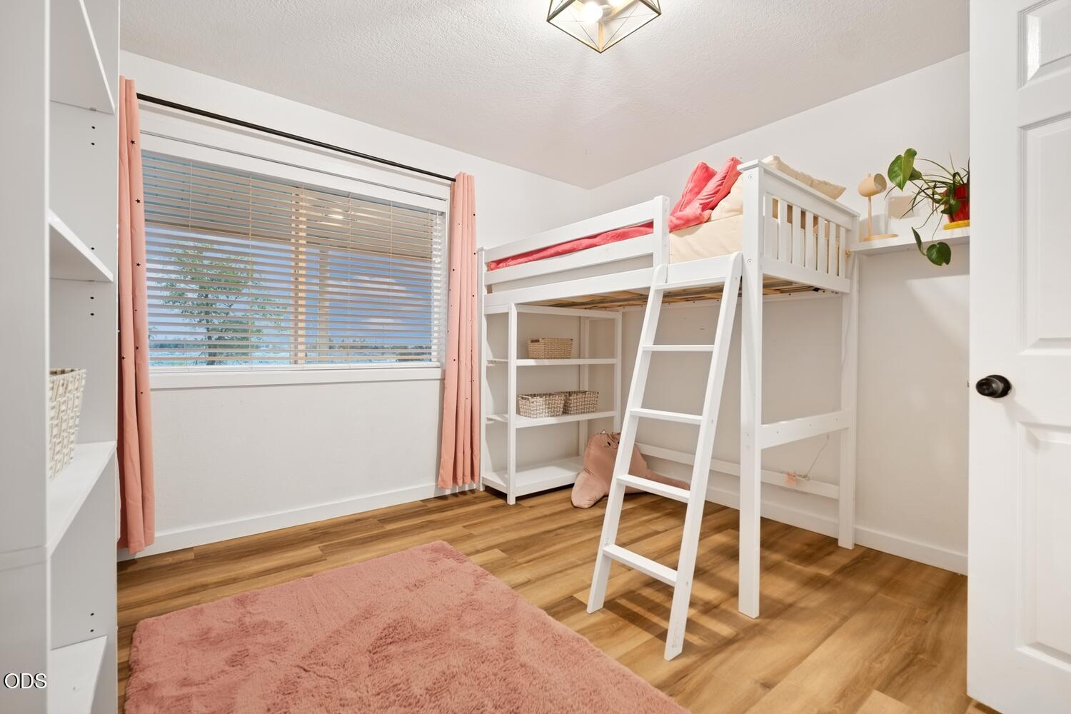 21589 Bear Creek Road Bend, OR 97701 - Photo 12 of 58