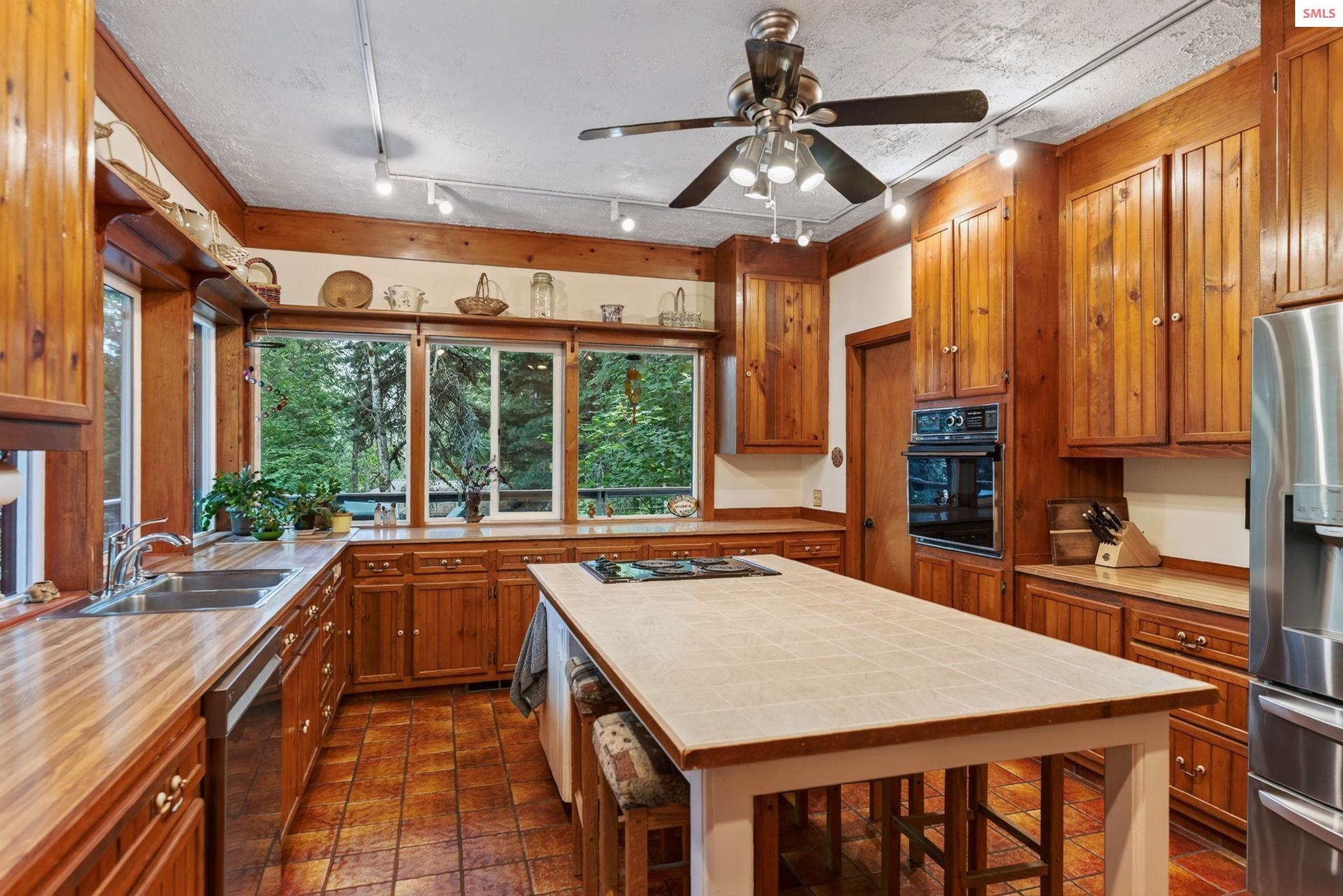 2298 Selkirk Road Sandpoint, ID 83864 - Photo 6 of 49 Gallery Image 6