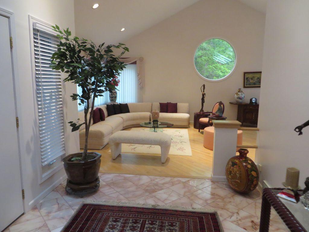 323 Foster Road Vestal, NY 13850 - Photo 3 of 24 Gallery Image 3