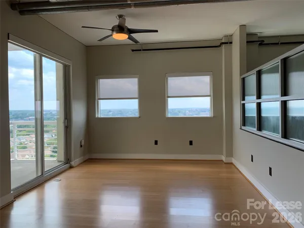 $1,995 | 505 East 6th Street, Unit 1305, Charlotte, NC 28202