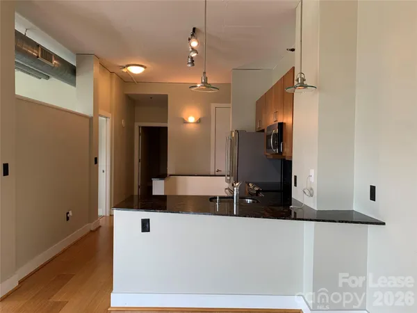 $1,995 | 505 East 6th Street, Unit 1305, Charlotte, NC 28202