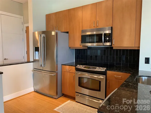 $1,995 | 505 East 6th Street, Unit 1305, Charlotte, NC 28202