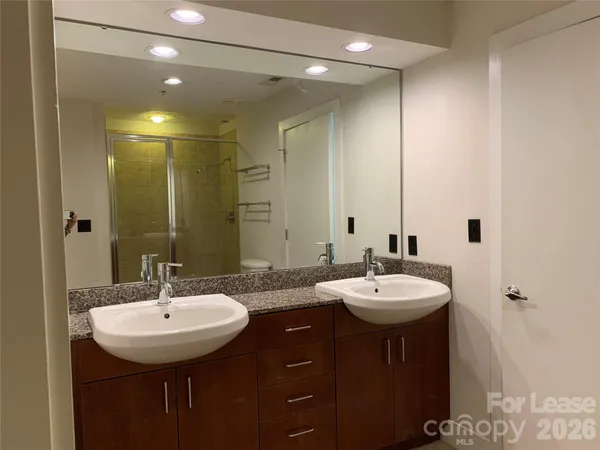 $1,995 | 505 East 6th Street, Unit 1305, Charlotte, NC 28202
