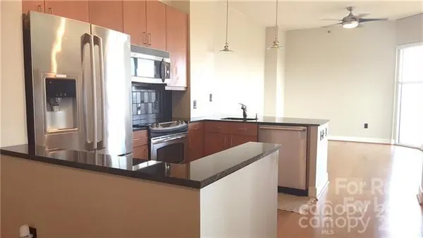 $1,995 | 505 East 6th Street, Unit 1305, Charlotte, NC 28202
