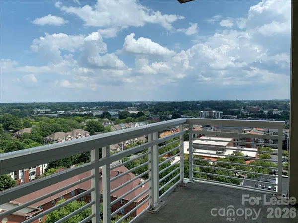 $1,995 | 505 East 6th Street, Unit 1305, Charlotte, NC 28202