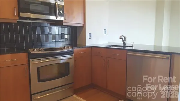 $1,995 | 505 East 6th Street, Unit 1305, Charlotte, NC 28202