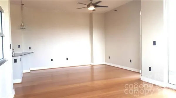 $1,995 | 505 East 6th Street, Unit 1305, Charlotte, NC 28202