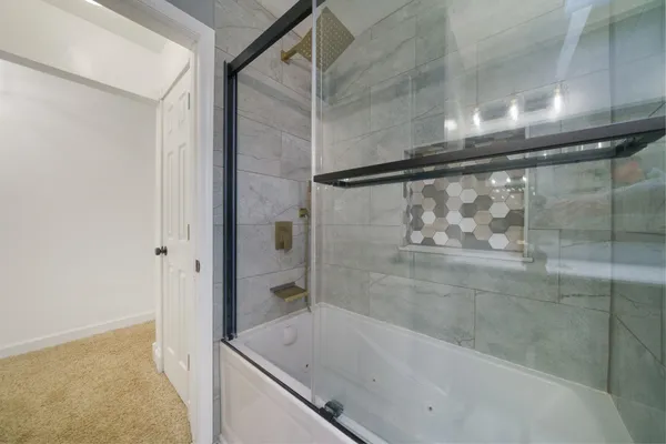 $275,200 | 1584 West Fairview Road, Freeport, IL 61032