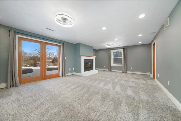 $275,200 | 1584 West Fairview Road, Freeport, IL 61032