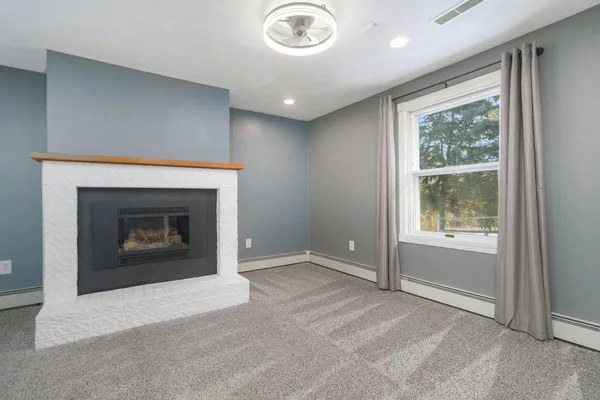 $275,200 | 1584 West Fairview Road, Freeport, IL 61032