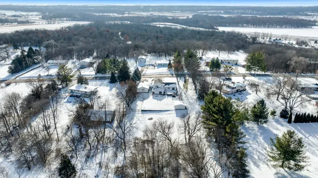 $269,000 | 1584 West Fairview Road, Freeport, IL 61032