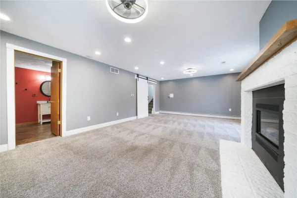 $275,200 | 1584 West Fairview Road, Freeport, IL 61032