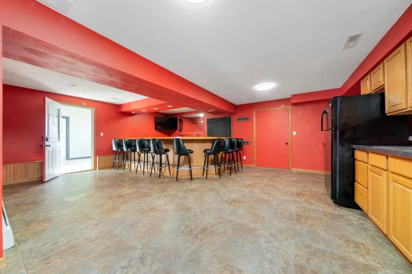 $275,200 | 1584 West Fairview Road, Freeport, IL 61032