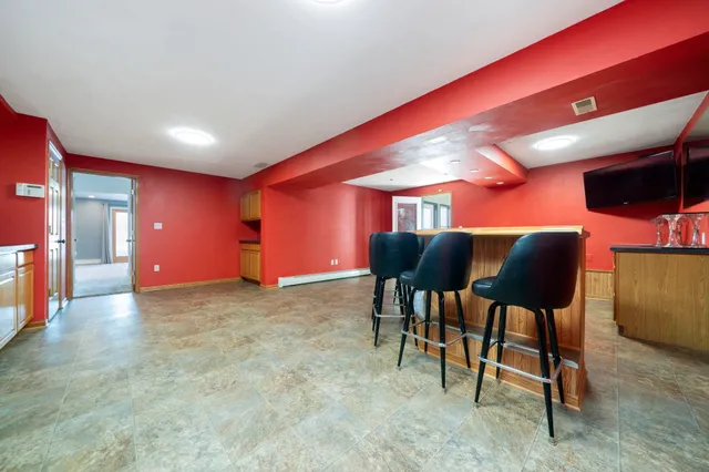 $269,000 | 1584 West Fairview Road, Freeport, IL 61032