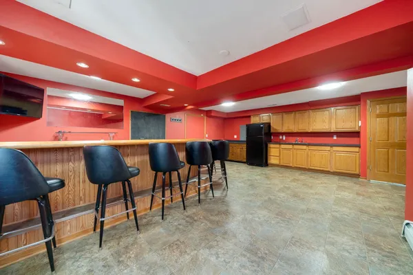 $275,200 | 1584 West Fairview Road, Freeport, IL 61032