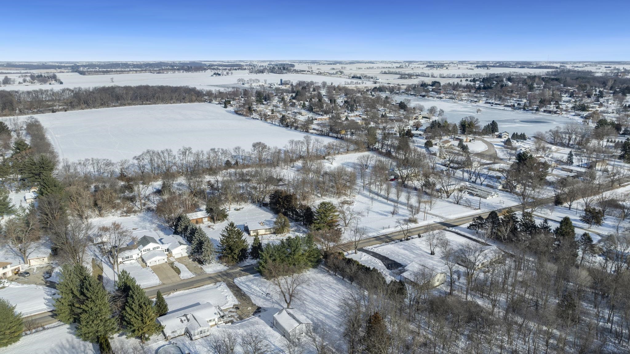 1584 West Fairview Road Freeport, IL 61032 - Photo 4 of 59 Gallery Image 4