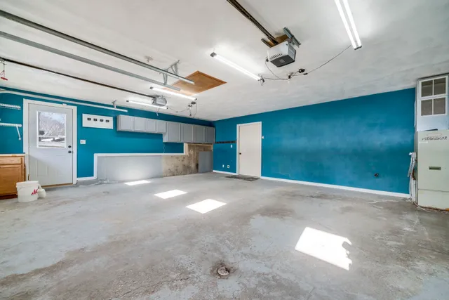 $269,000 | 1584 West Fairview Road, Freeport, IL 61032