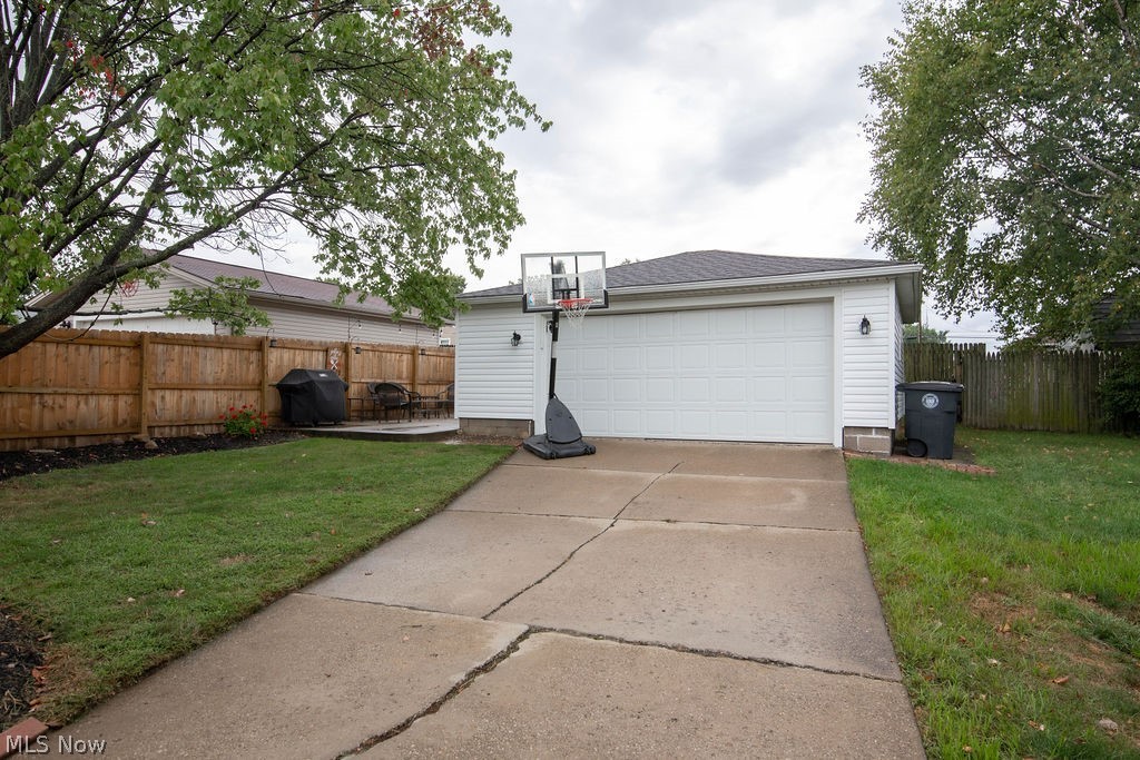 569 Lansing Road Akron, OH 44312 - Photo 21 of 27 Over-sized two car detached garage