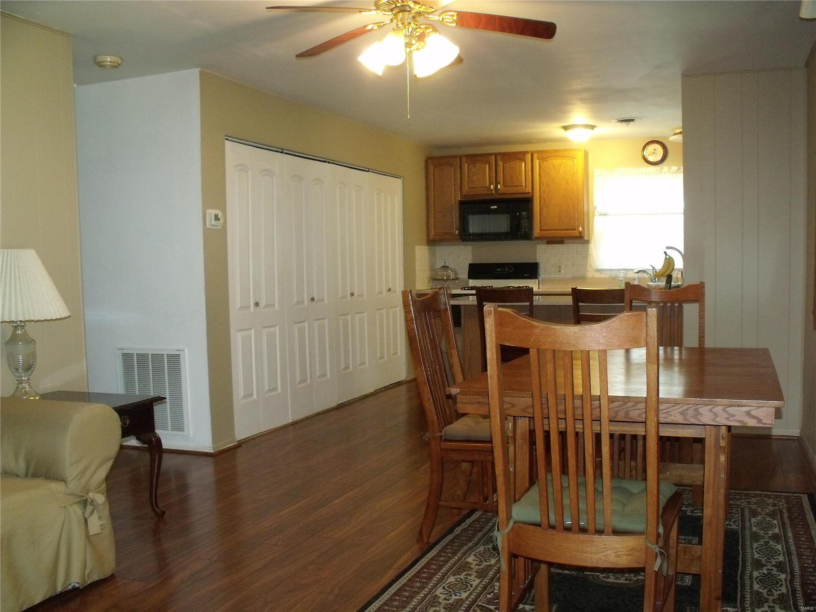 1327 Springfield Drive Belleville, IL 62221 - Photo 8 of 25 Gallery Image 8