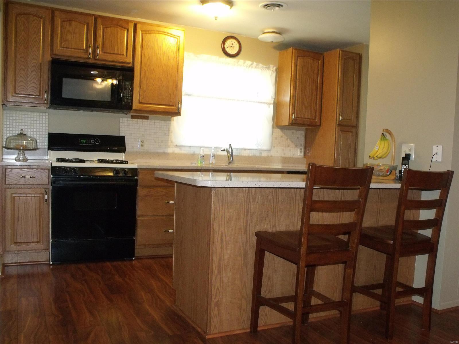 1327 Springfield Drive Belleville, IL 62221 - Photo 9 of 25 Gallery Image 9
