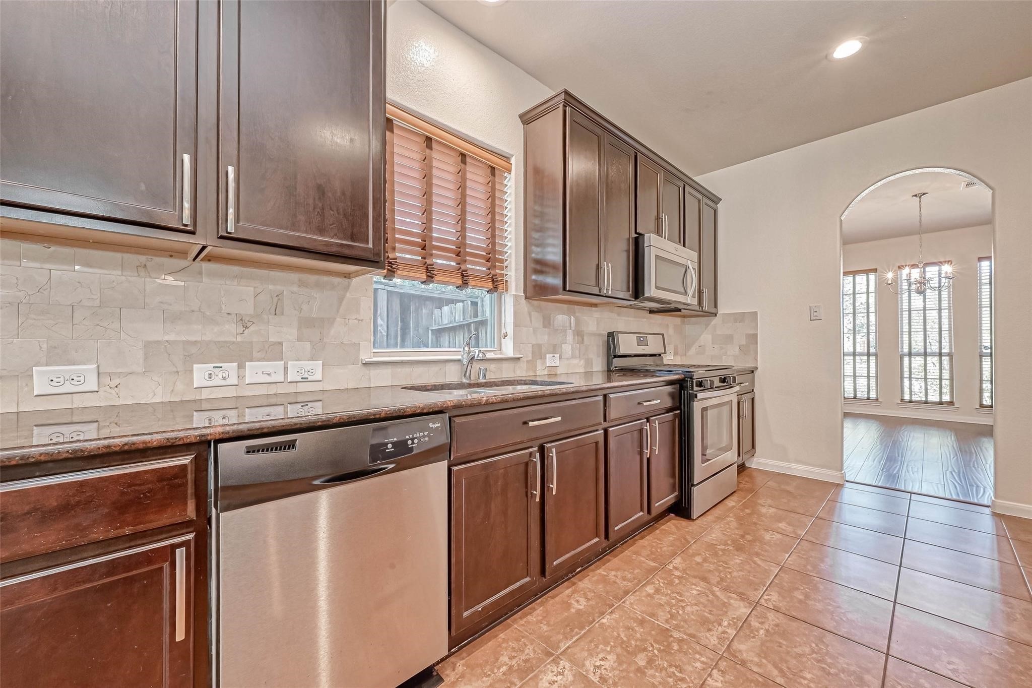 20555 Bonds Creek Lane Spring, TX 77388 - Photo 8 of 36