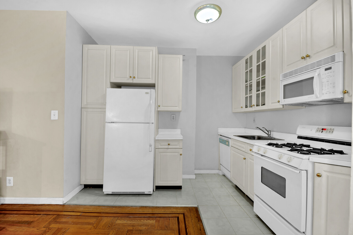 7101 Shore Road, Unit 3A Brooklyn, NY 11209 - Photo 2 of 13
