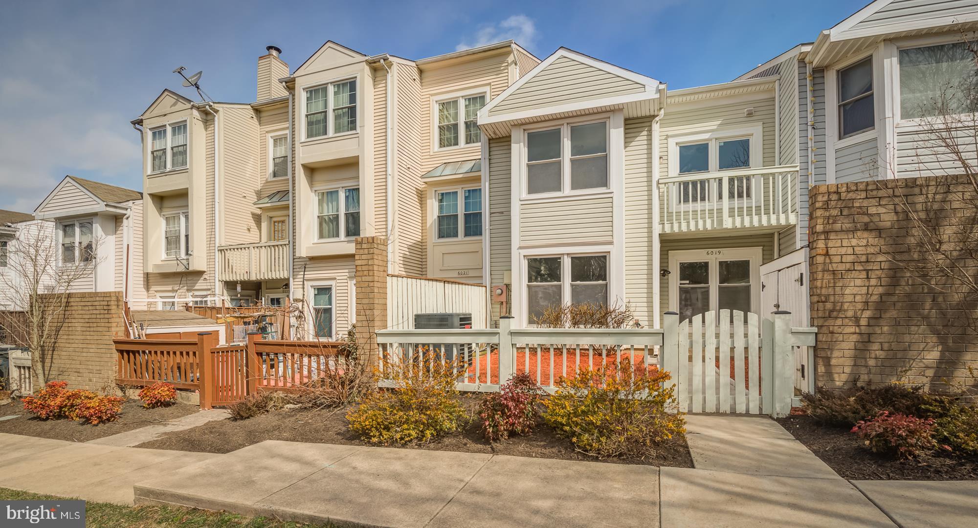 6019 Sunset Ridge Court Centreville, VA 20121 - Photo 1 of 38 Front Exterior