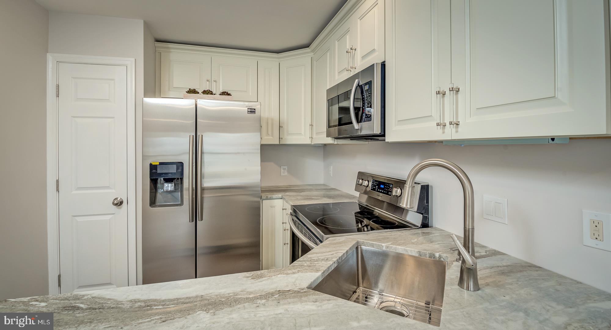 6019 Sunset Ridge Court Centreville, VA 20121 - Photo 15 of 38 Gallery Image 15