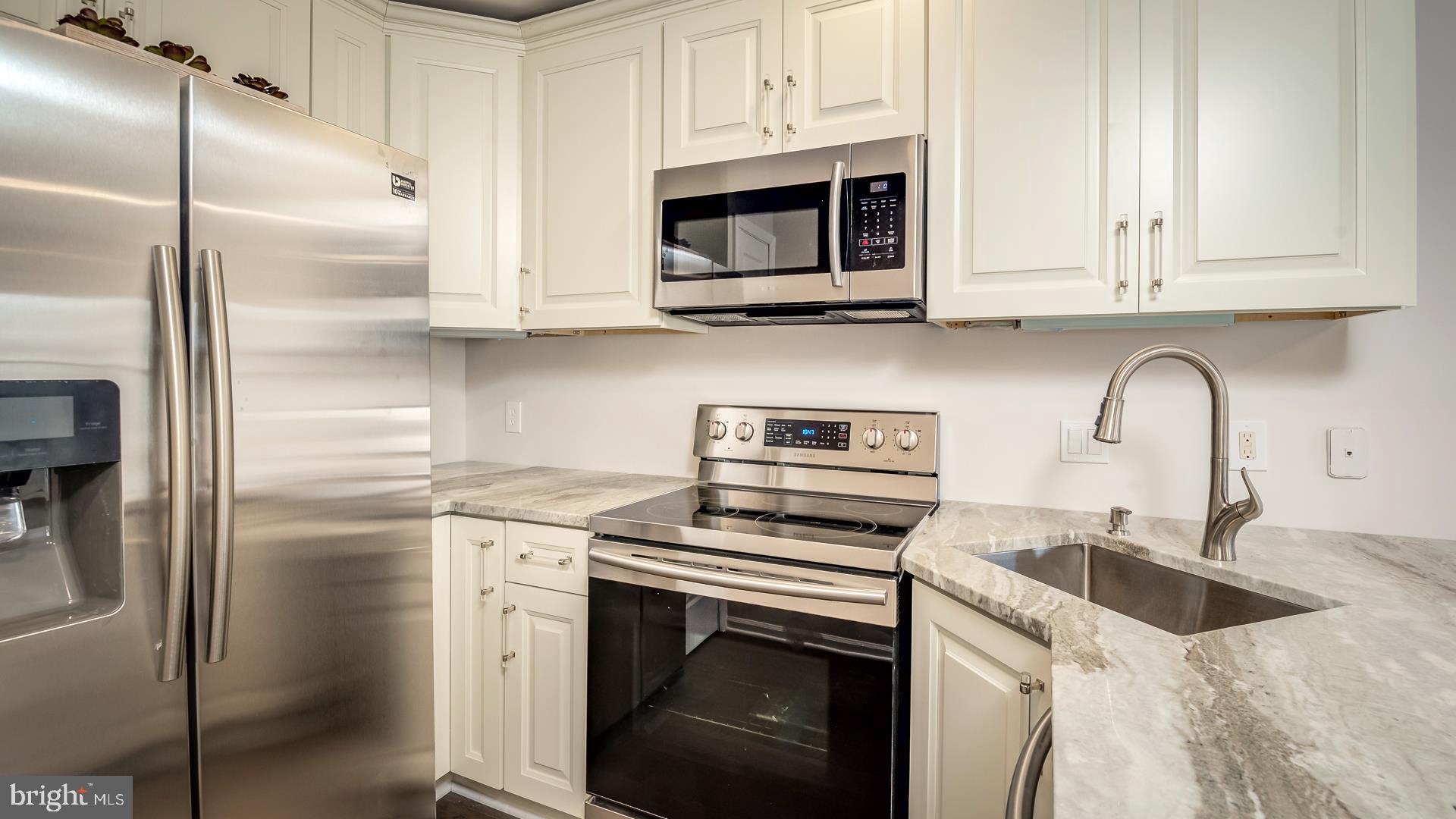 6019 Sunset Ridge Court Centreville, VA 20121 - Photo 16 of 38 Gallery Image 16