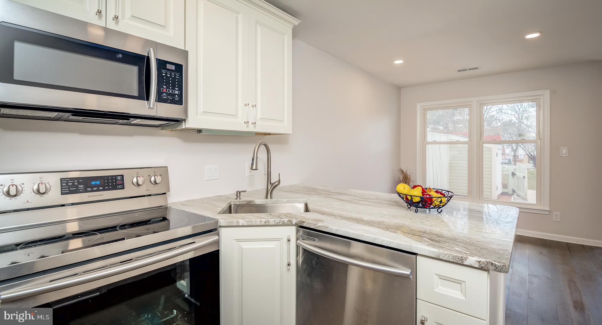 6019 Sunset Ridge Court Centreville, VA 20121 - Photo 17 of 38 Gallery Image 17