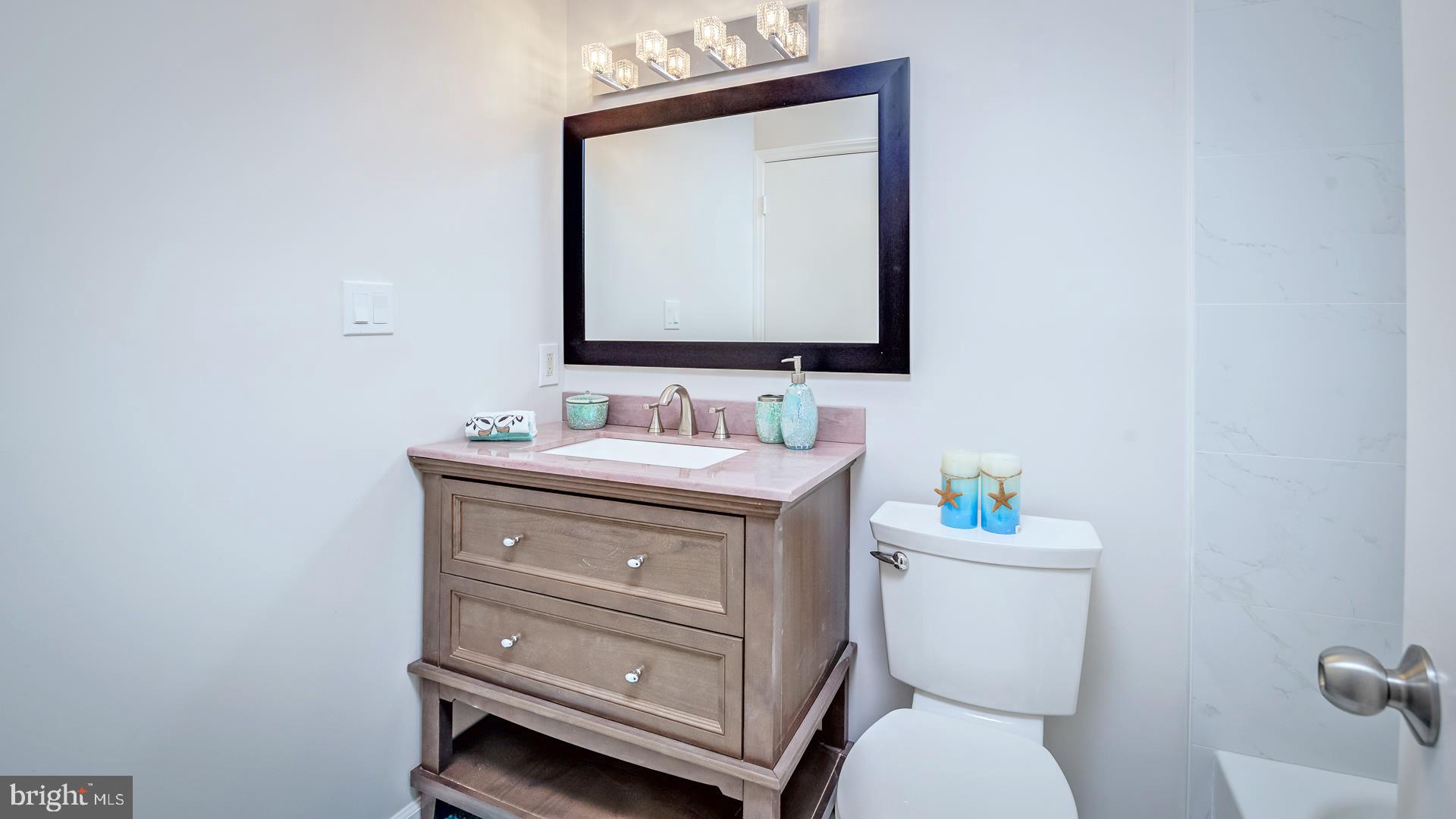 6019 Sunset Ridge Court Centreville, VA 20121 - Photo 31 of 38 Master Bathroom