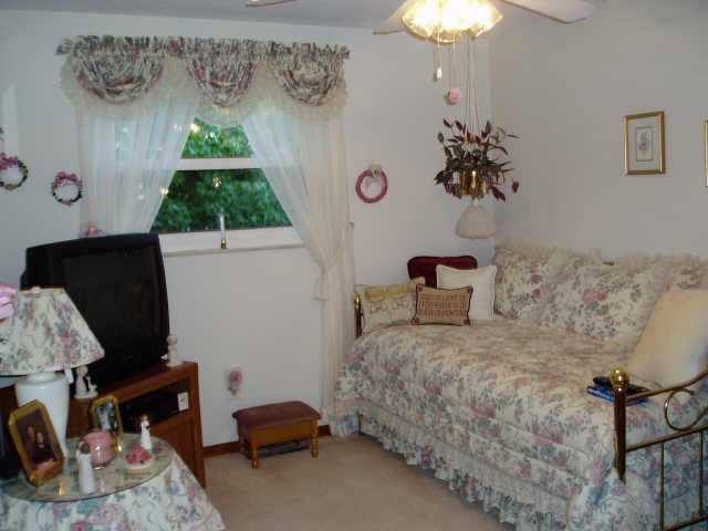 2627 Brownfield Road Columbus, OH 43232 - Photo 7 of 10 Gallery Image 7